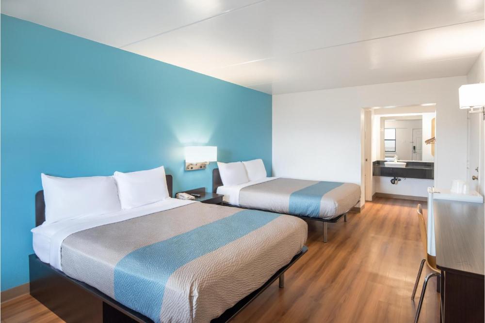 Queen Room with Two Queen Beds - Disability Access interior